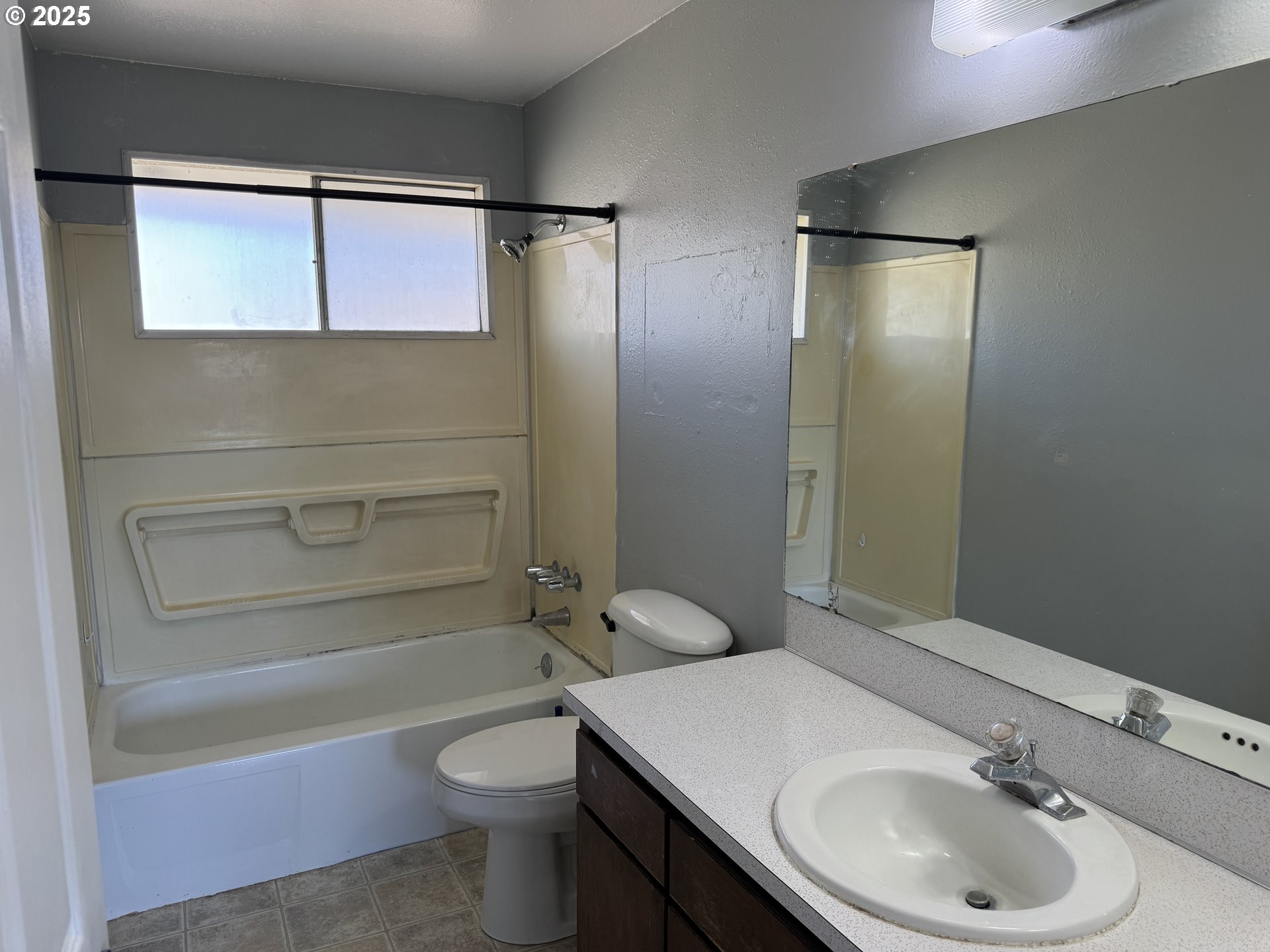 328 Allison Way Goldendale, WA 98620 - Photo 14 of 31 a bathroom with a sink a toilet and shower