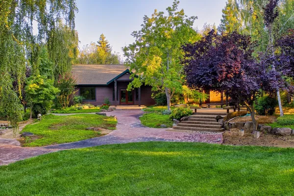 $995,000 | 683 Stewart Road, Yuba City, CA 95991