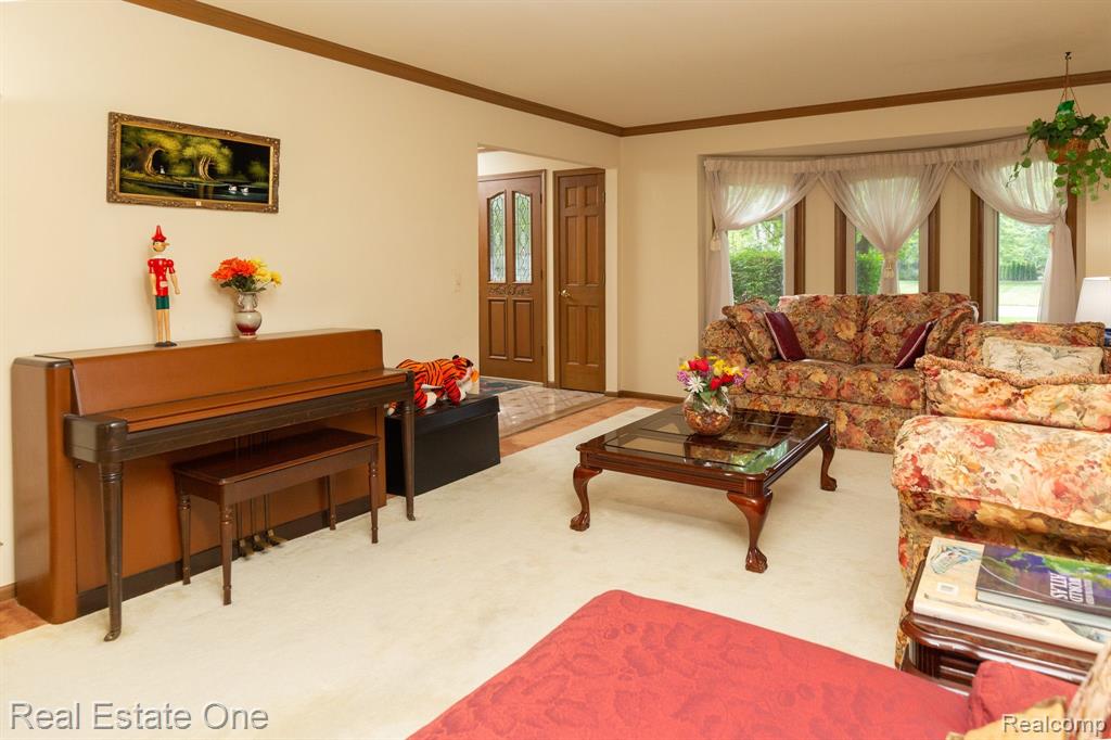 530 Timberline Drive Rochester Hills, MI 48309 - Photo 8 of 35