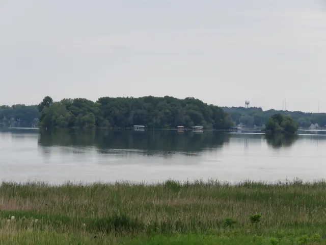 $431,999 | 117 Linden Lane, Fox Lake, WI 53933