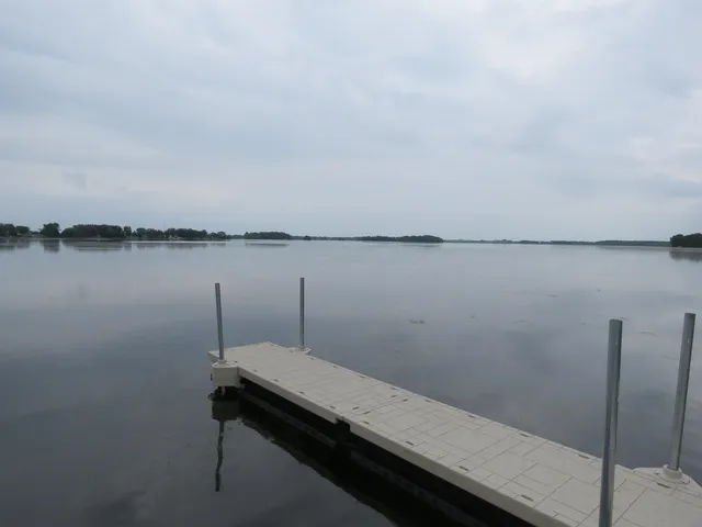 $431,999 | 117 Linden Lane, Fox Lake, WI 53933