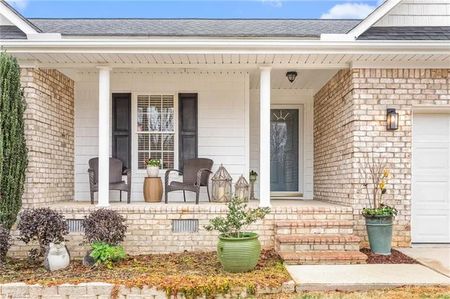 $390,000 | 2572 Farrell Road, Mebane, NC 27302