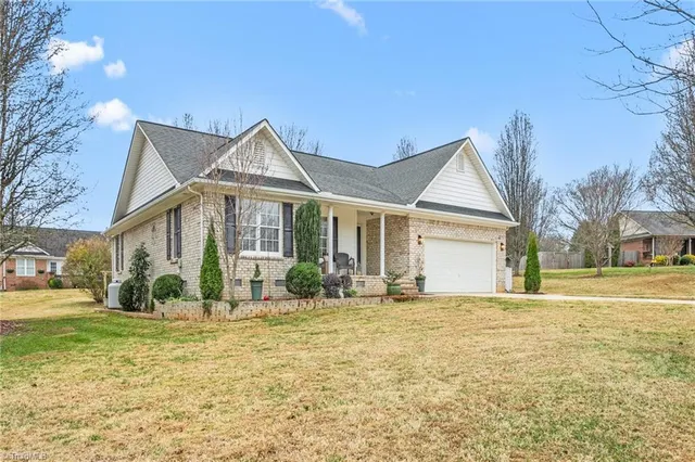 $390,000 | 2572 Farrell Road, Mebane, NC 27302