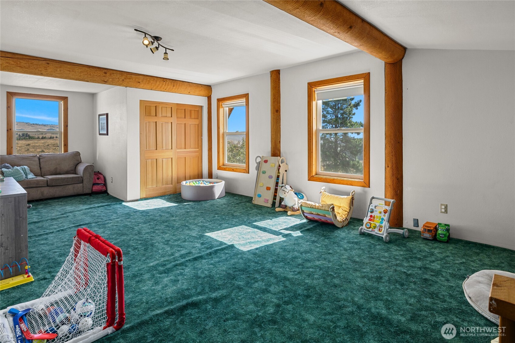 26200 North Wenas Road Selah, WA 98942 - Photo 20 of 35