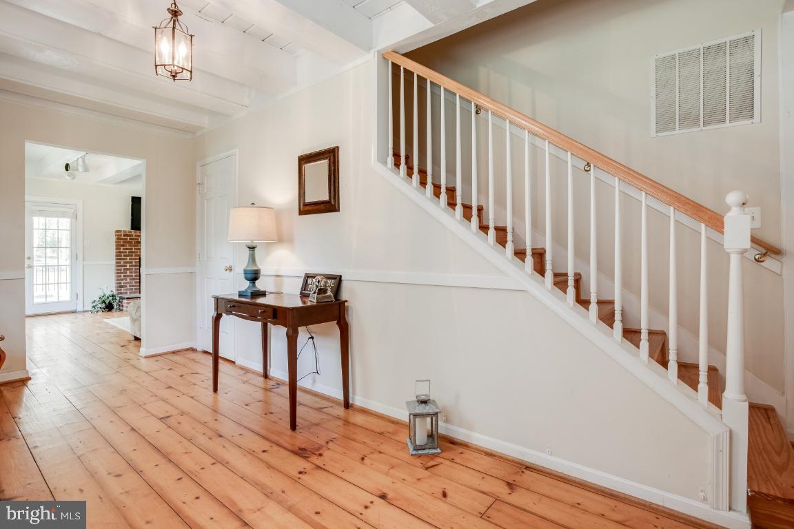 5202 Winfield Road Fairfax, VA 22030 - Photo 7 of 43 Gallery Image 7