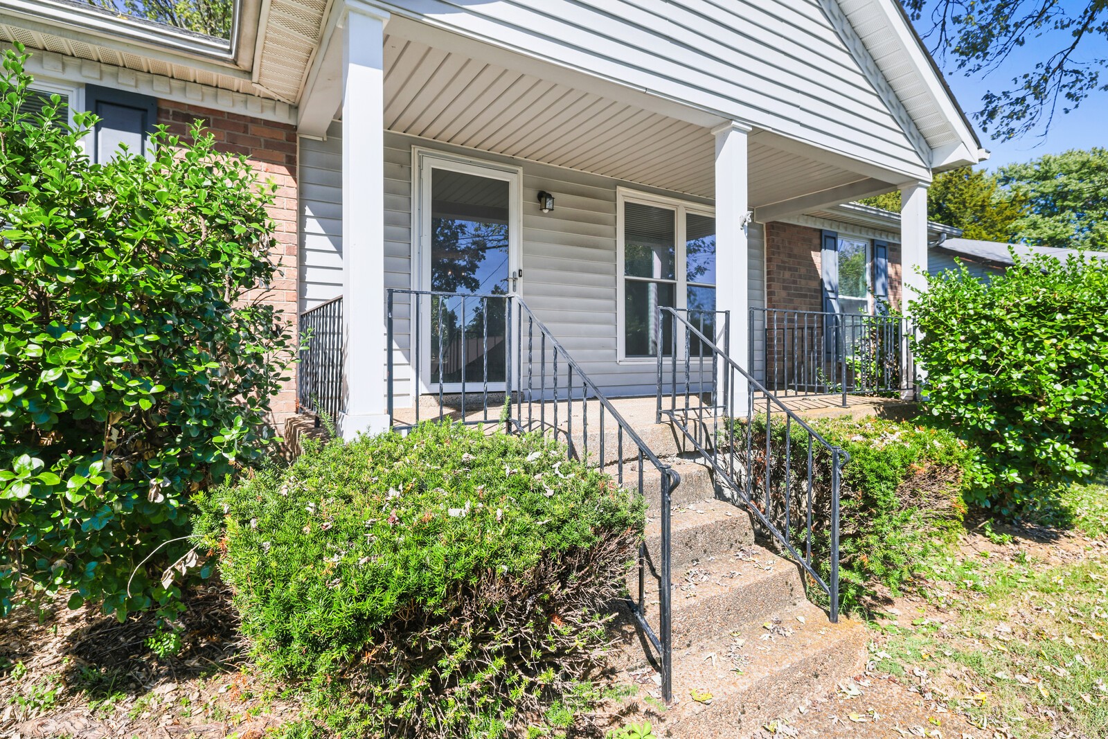 1429 Autumn Knoll Road Hermitage, TN 37076 - Photo 3 of 35