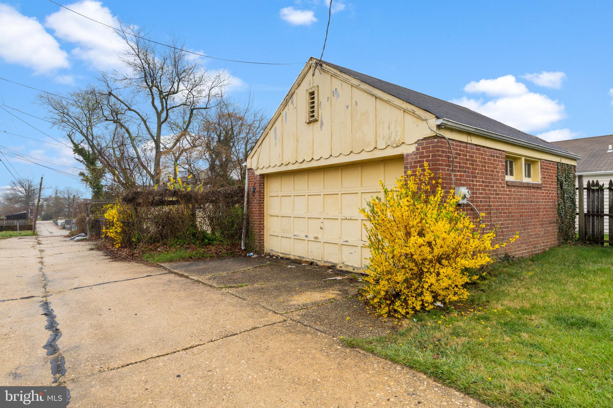 6231 Marlora Road Baltimore, MD 21239 - Photo 24 of 27 Detached 2 Car Garage