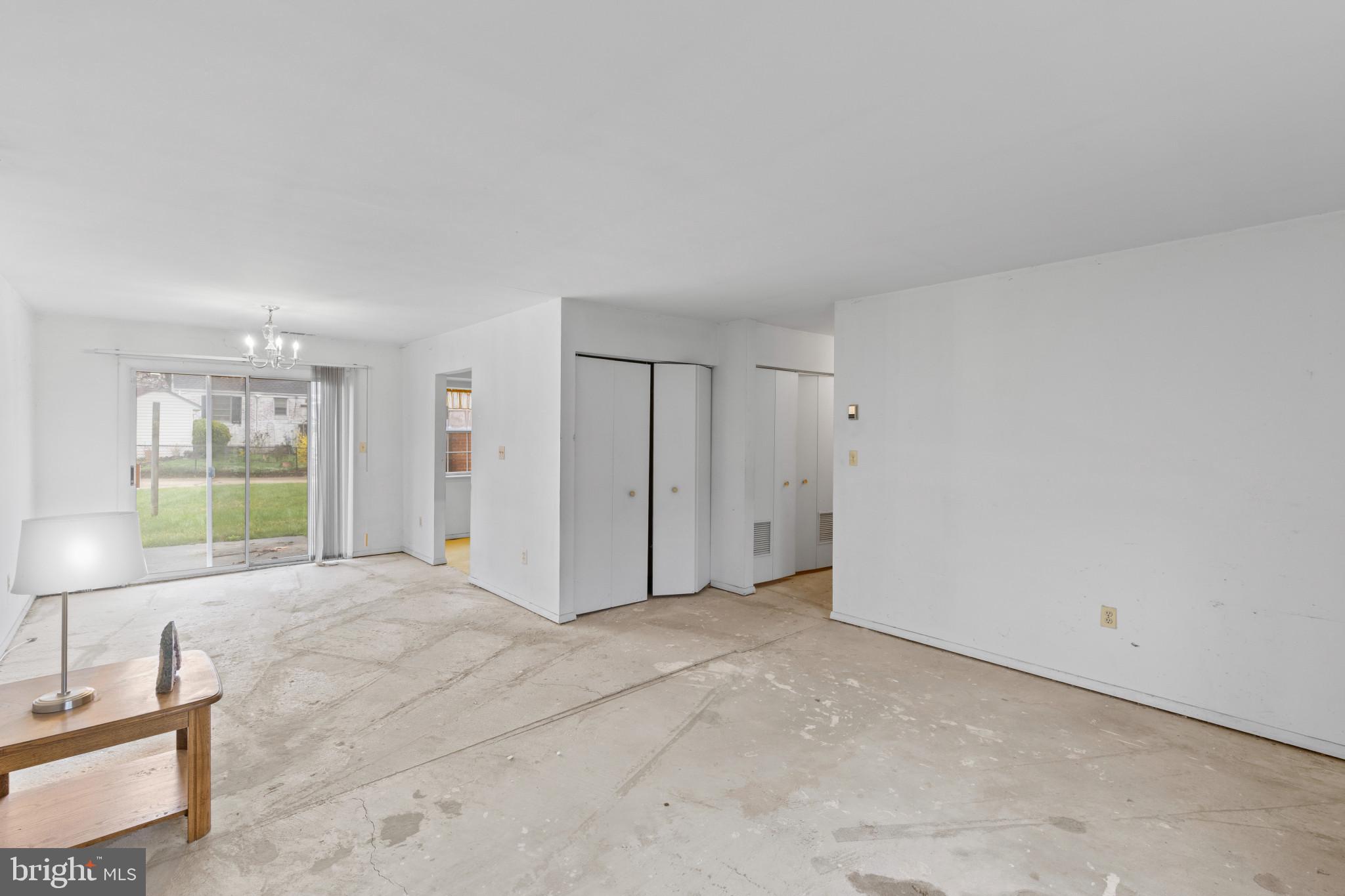6231 Marlora Road Baltimore, MD 21239 - Photo 4 of 27 Living Room and Dining Area