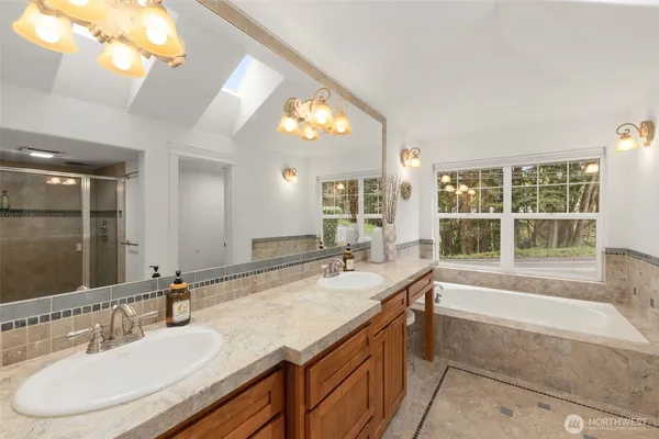 $2,025,000 | 15820 104th Avenue Northeast, Bothell, WA 98011
