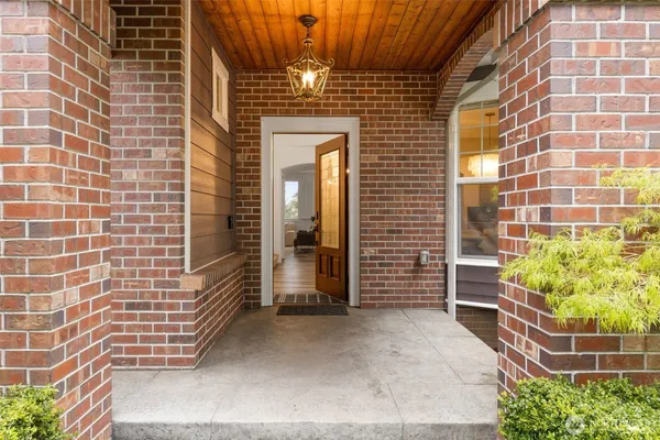 $2,025,000 | 15820 104th Avenue Northeast, Bothell, WA 98011