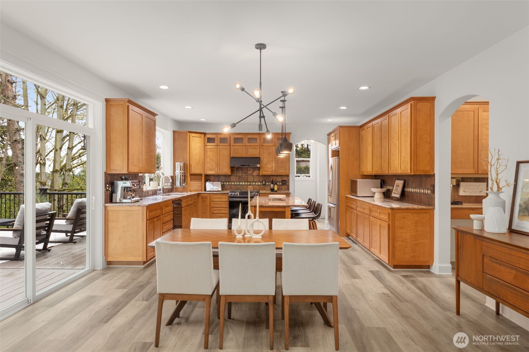 15820 104th Avenue Northeast Bothell, WA 98011 - Photo 10 of 40