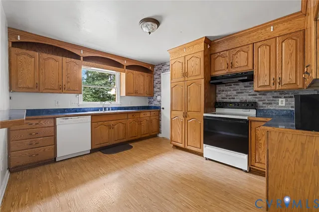 $275,000 | 10105 Southampton Road, Disputanta, VA 23842