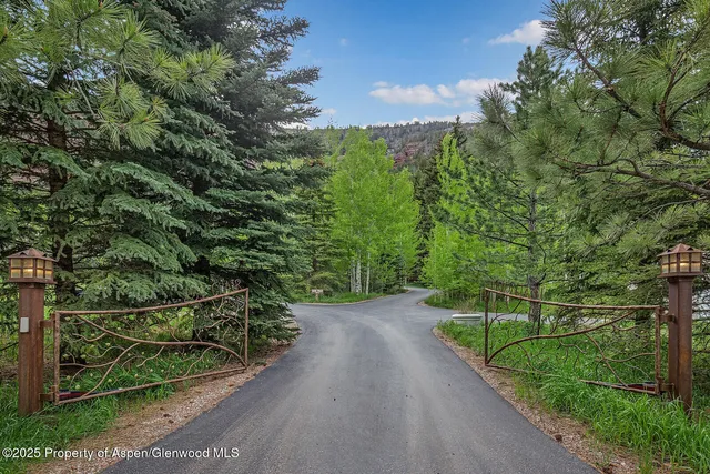 $3,800,000 | 251 Chair Mountain Drive, Redstone, CO 81623