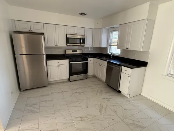 $1,850 | 511 Summit Avenue, Unit 2R, Park Ridge, IL 60068