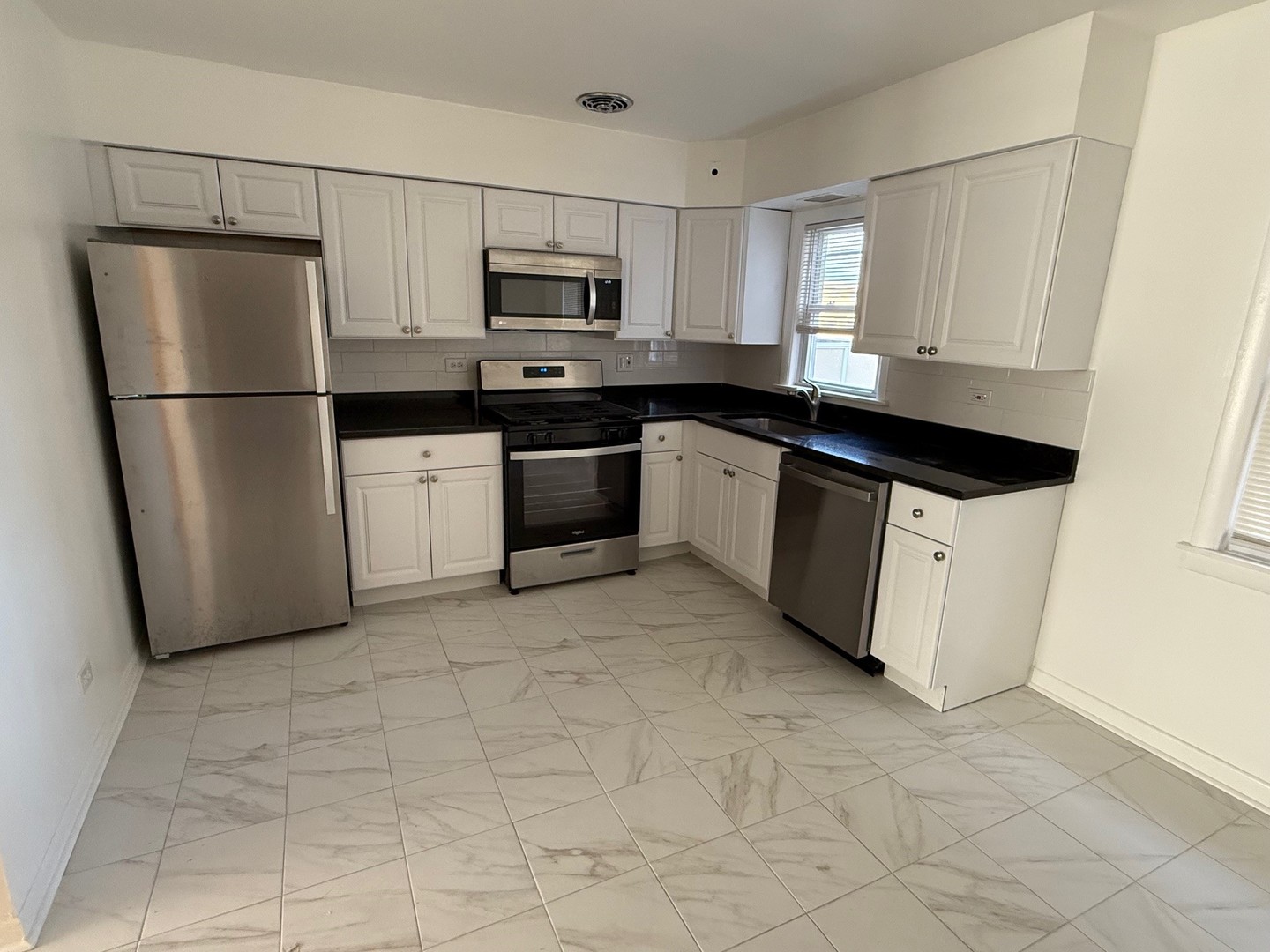 511 Summit Avenue, Unit 2R Park Ridge, IL 60068 - Photo 4 of 8