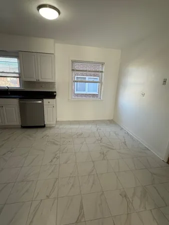 $1,850 | 511 Summit Avenue, Unit 2R, Park Ridge, IL 60068