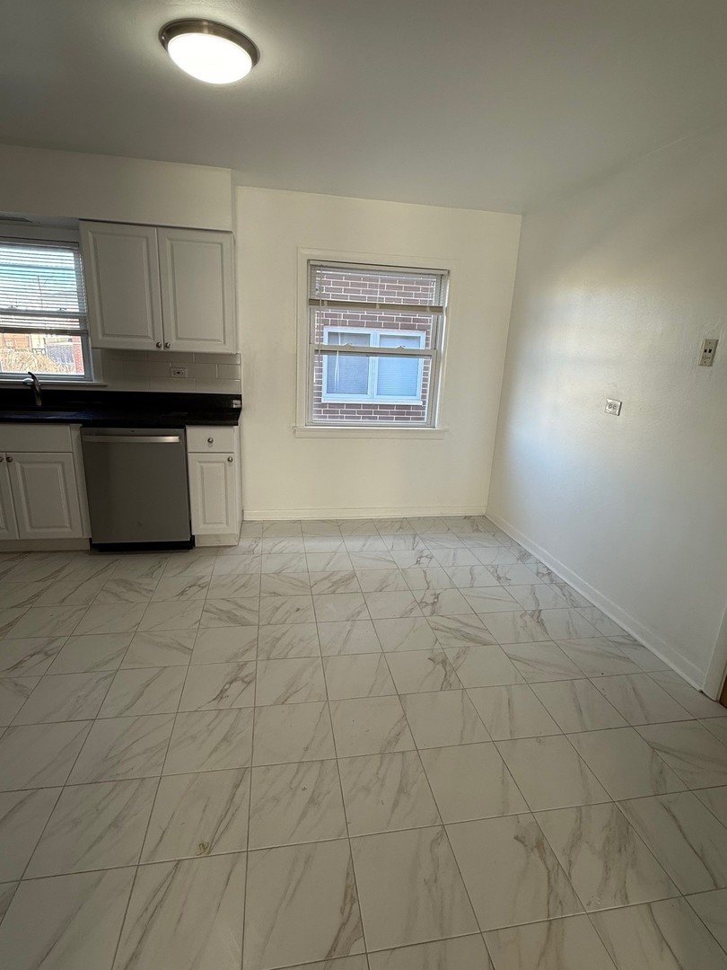 511 Summit Avenue, Unit 2R Park Ridge, IL 60068 - Photo 5 of 8