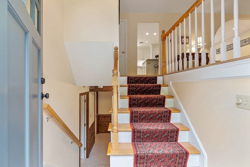 27 Independence Road Bedford, MA 01730 - Photo 3 of 39 Gallery Image 3