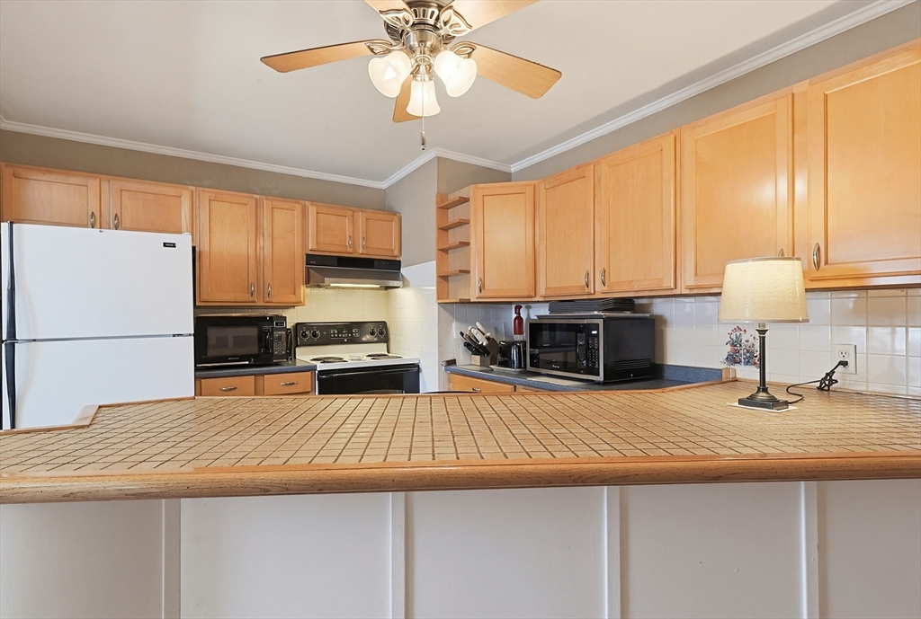 391 Middle Street Fall River, MA 02724 - Photo 20 of 42