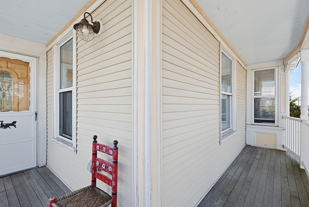 391 Middle Street Fall River, MA 02724 - Photo 6 of 42