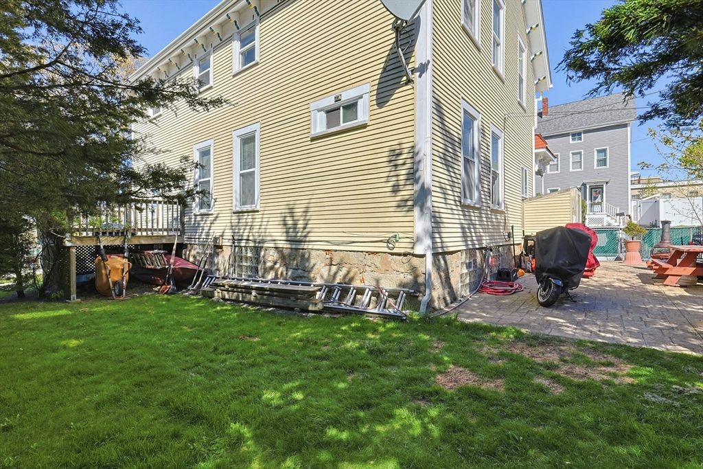 391 Middle Street Fall River, MA 02724 - Photo 9 of 42