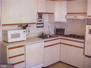 328 Golf Hills Road Havertown, PA 19083 - Photo 5 of 6