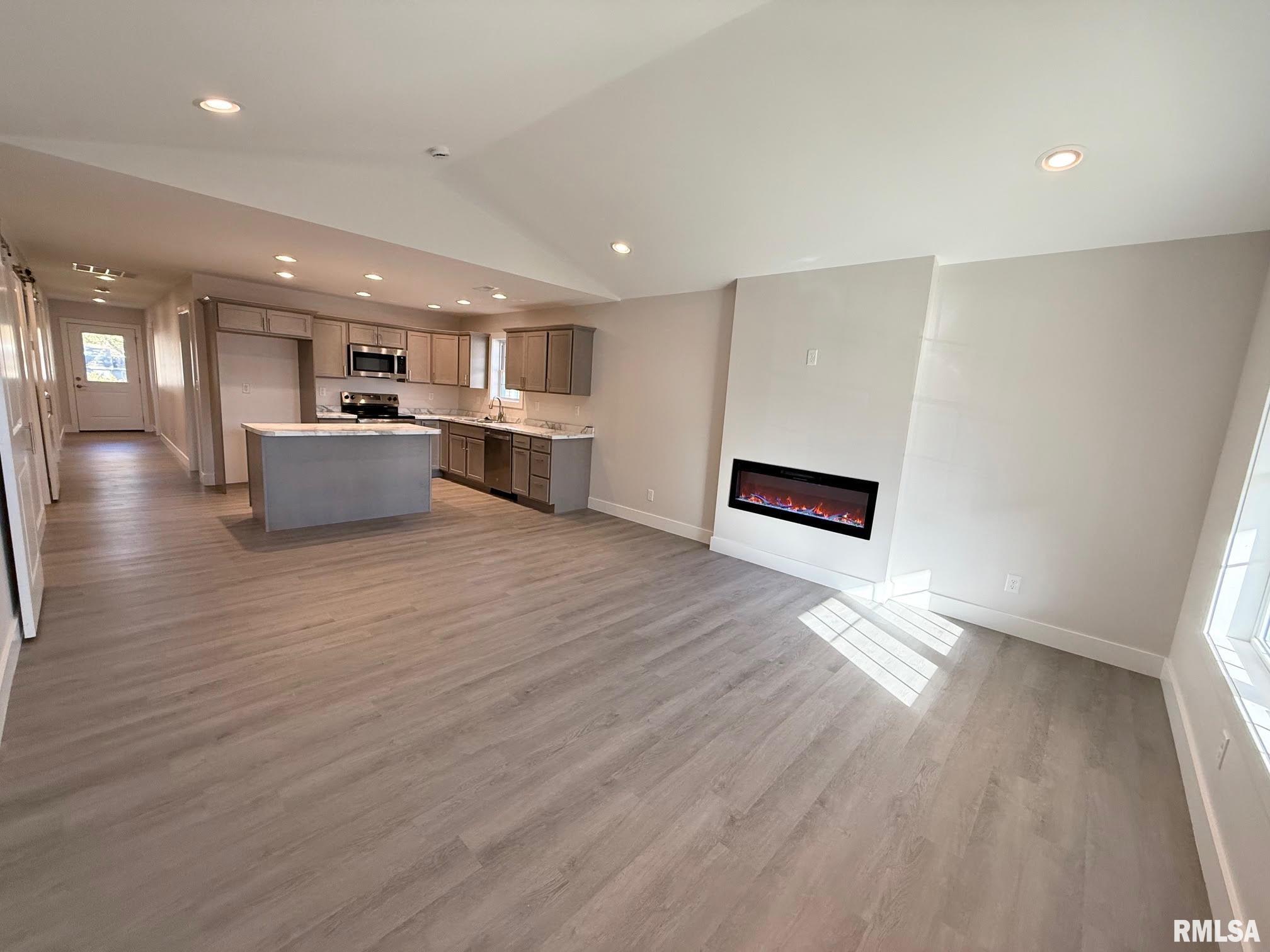 1605 Cherry Street Quincy, IL 62301 - Photo 2 of 19