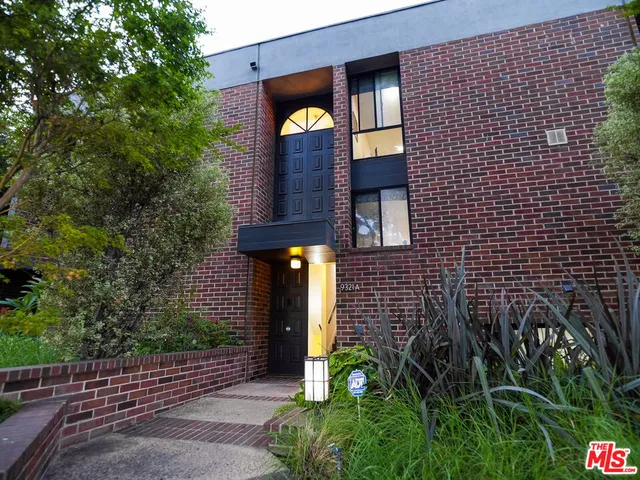 a picture of city view