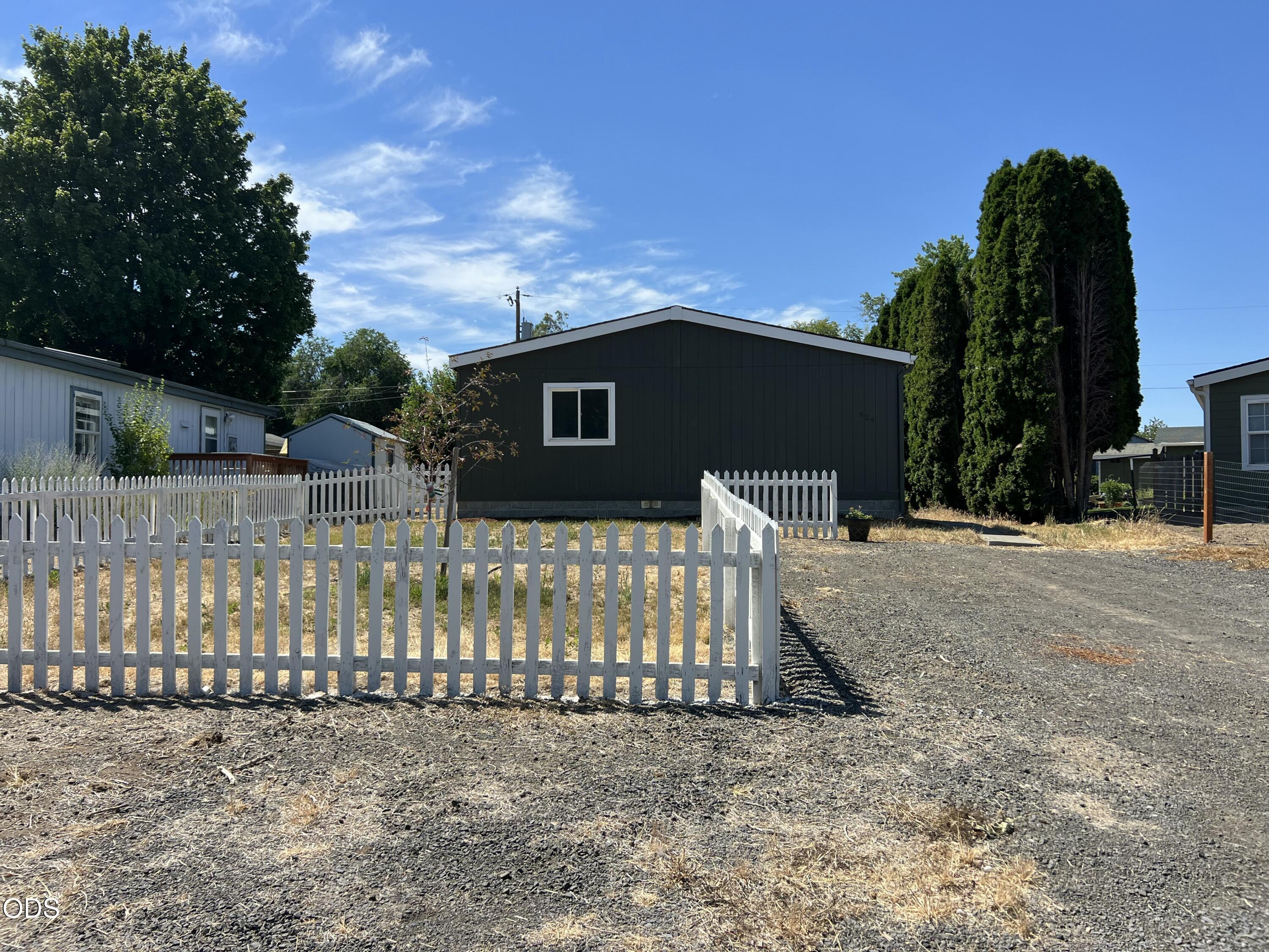 424 4th Street Metolius, OR 97741 - Photo 1 of 25