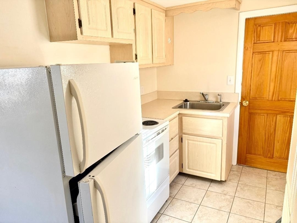 124 Salem Street, Unit D Wakefield, MA 01880 - Photo 2 of 4