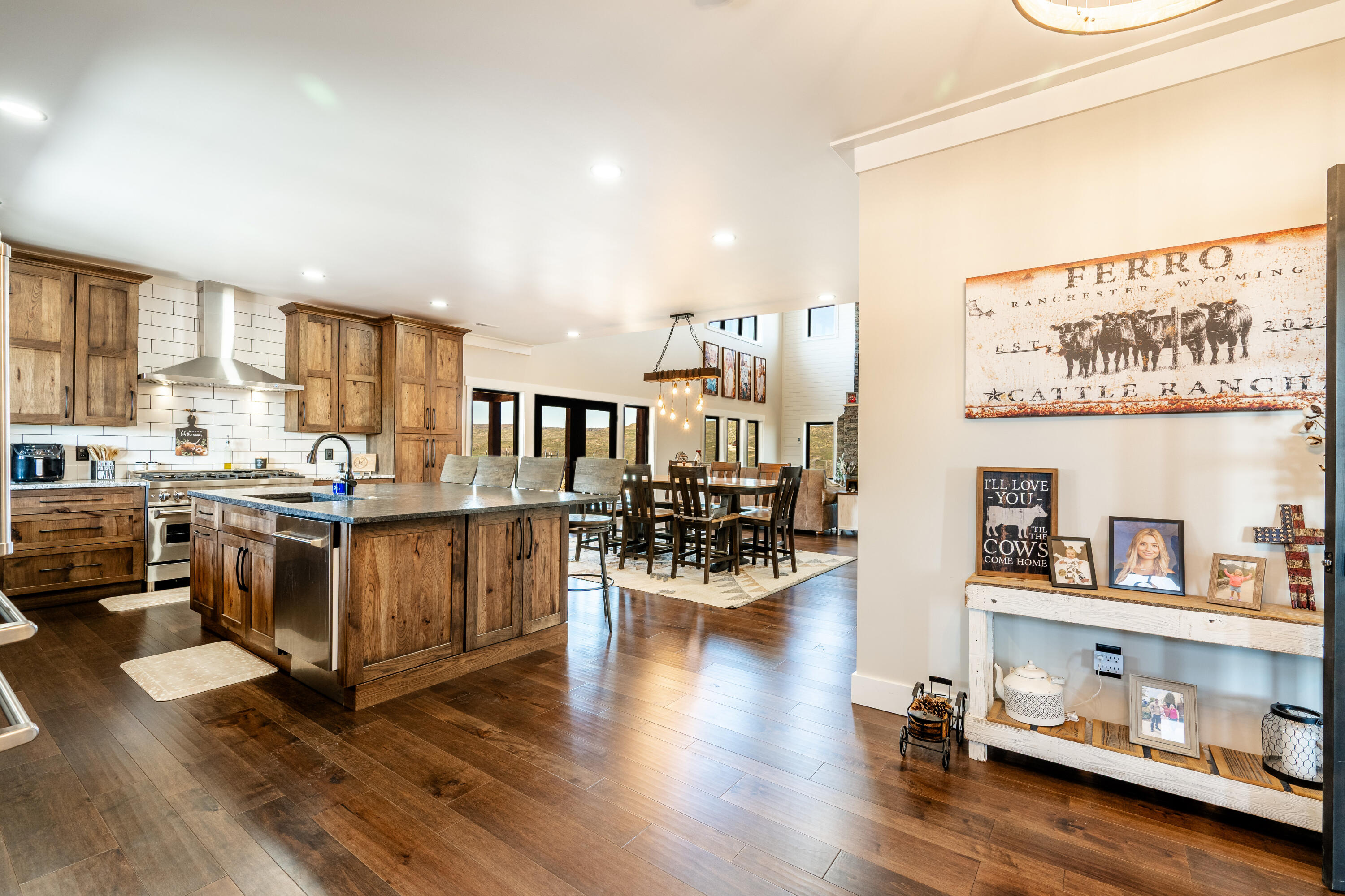 188 Early Creek Road, Unit A Ranchester, WY 82839 - Photo 6 of 70 06