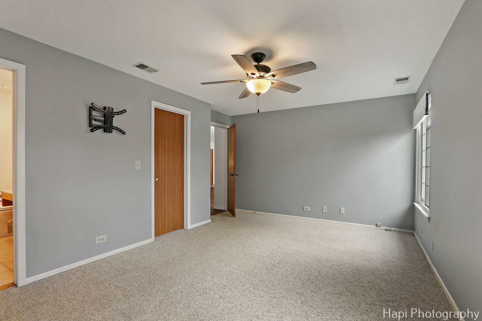 370 Ashford Circle, Unit 2 Bartlett, IL 60103 - Photo 11 of 23 a view of an empty room