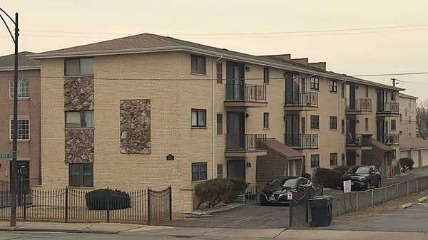$184,900 | 6051 South Archer Avenue, Unit 3B, Chicago, IL 60638