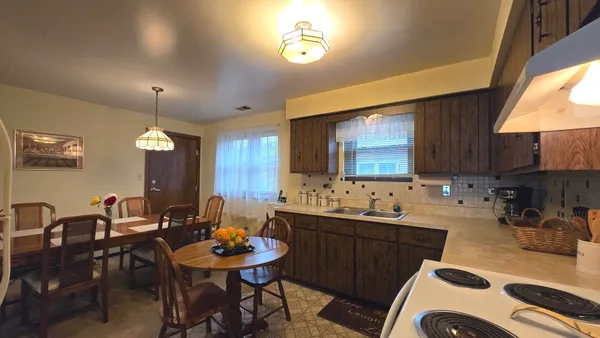 $184,900 | 6051 South Archer Avenue, Unit 3B, Chicago, IL 60638