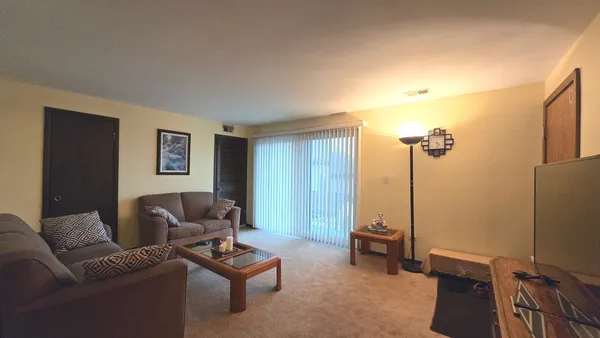 $184,900 | 6051 South Archer Avenue, Unit 3B, Chicago, IL 60638