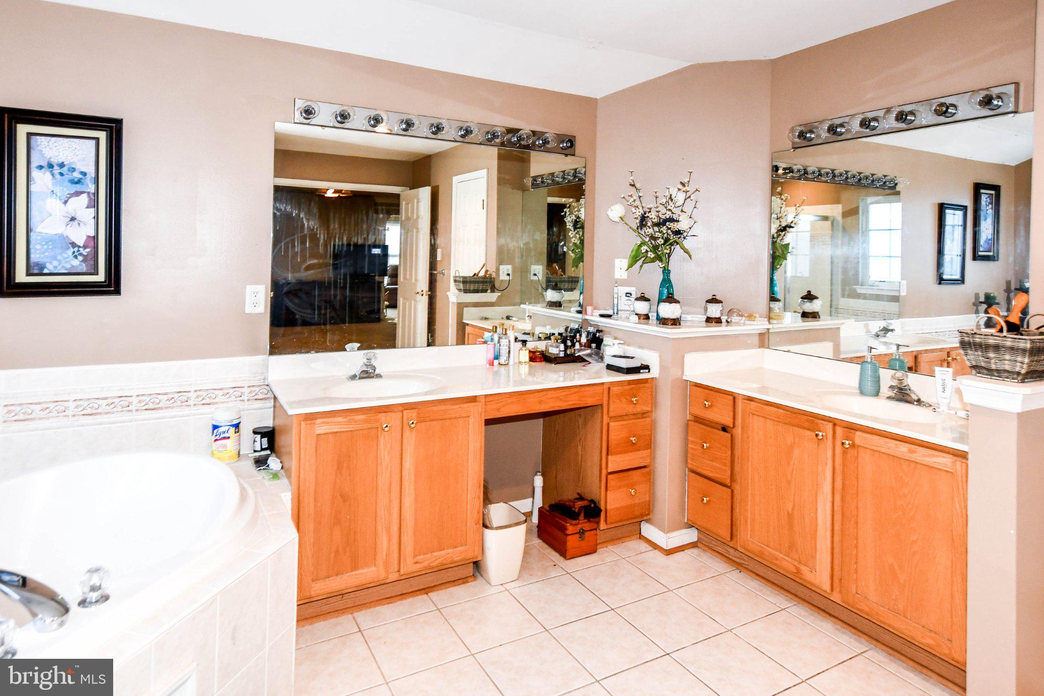 3208 Clavier Place Clinton, MD 20735 - Photo 49 of 55 Spacious bathroom with elegant finishes.