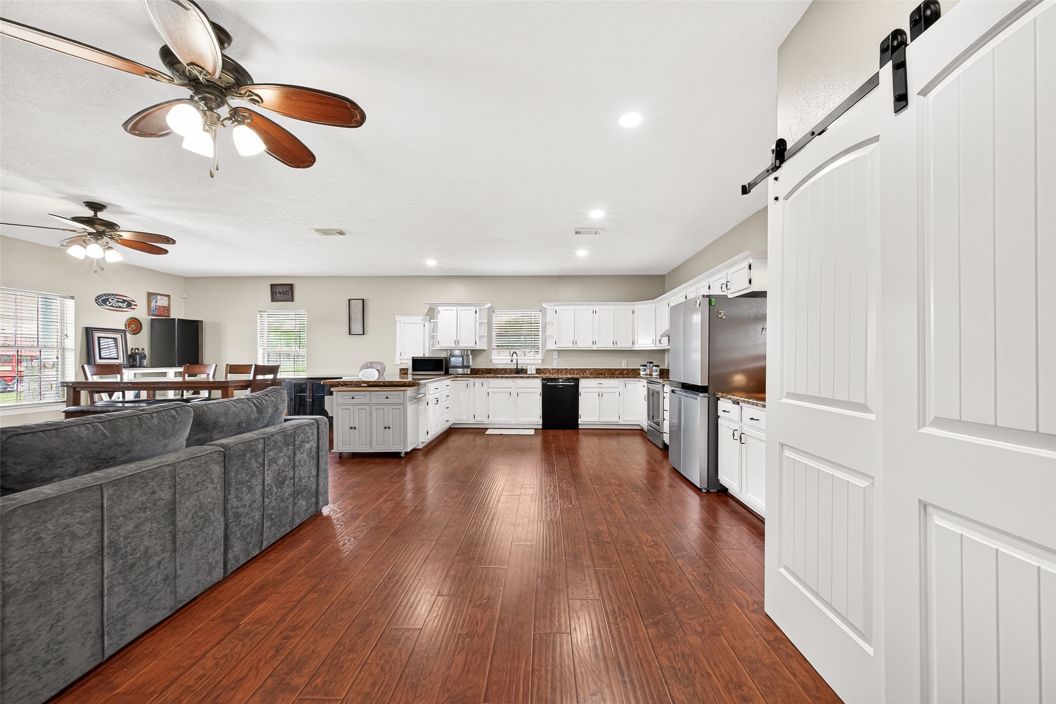 11802 Padon Road Needville, TX 77461 - Photo 17 of 49