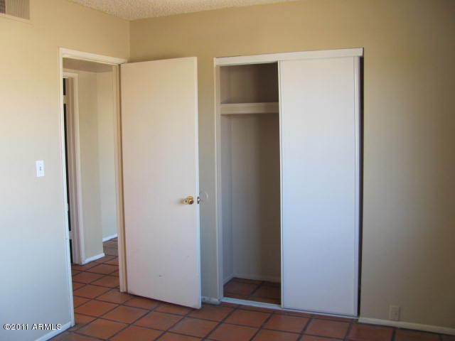 7539 West Cheery Lynn Road Phoenix, AZ 85033 - Photo 4 of 7 BEDROOM