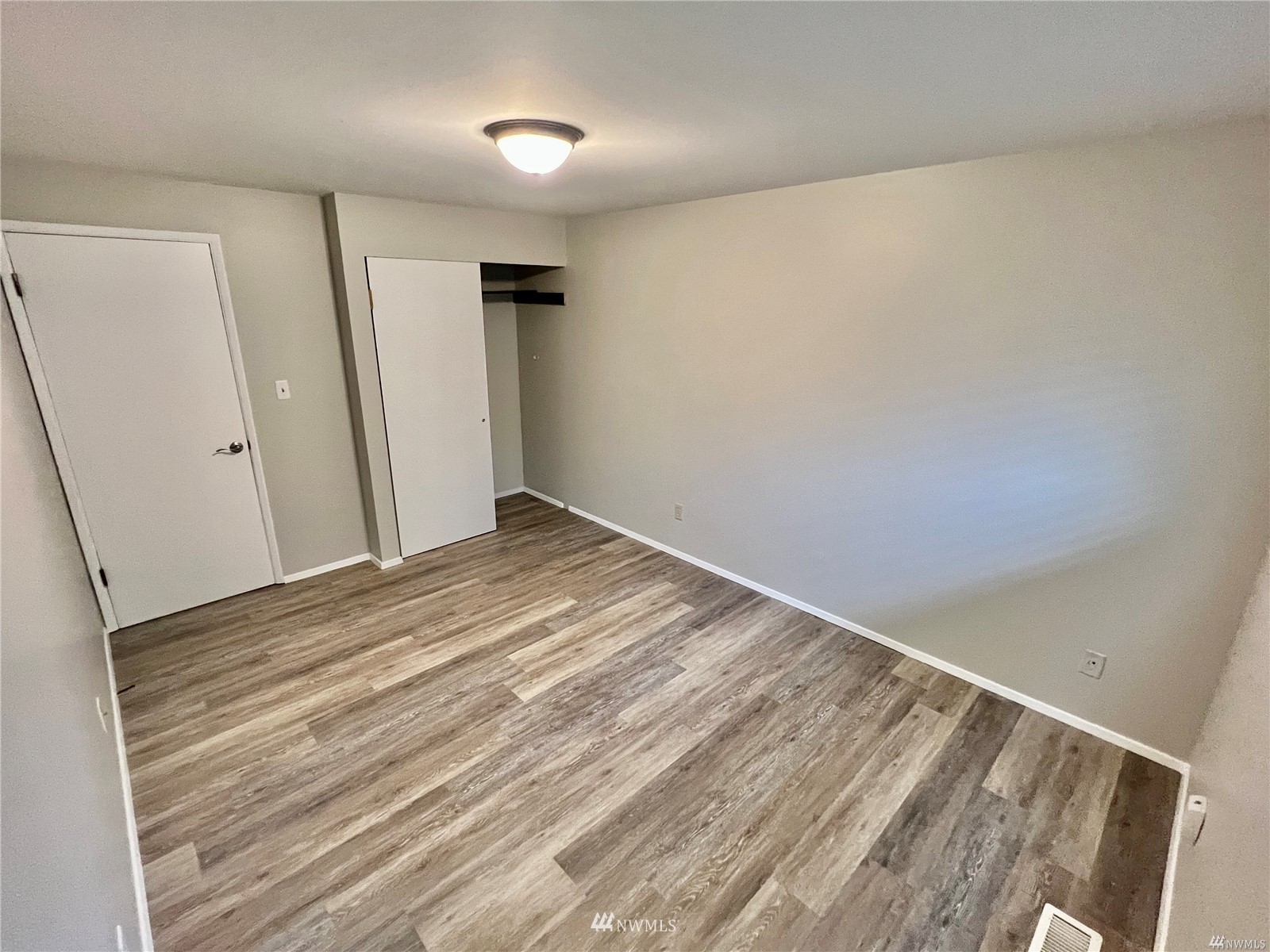 1067 Anacortes Avenue Northeast Renton, WA 98059 - Photo 16 of 18 a view of room