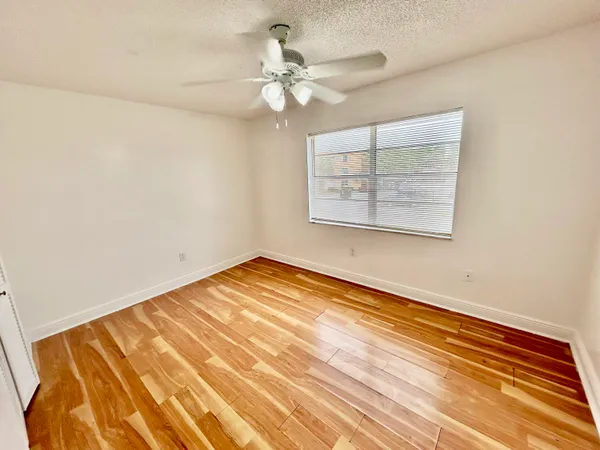 $1,800 | 4314 Northwest 9th Avenue, Unit 42B, Deerfield Beach, FL 33064