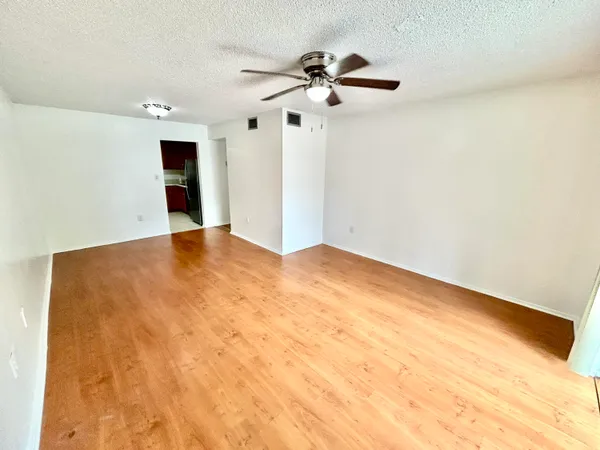 $1,800 | 4314 Northwest 9th Avenue, Unit 42B, Deerfield Beach, FL 33064