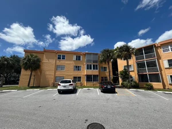 $1,800 | 4314 Northwest 9th Avenue, Unit 42B, Deerfield Beach, FL 33064