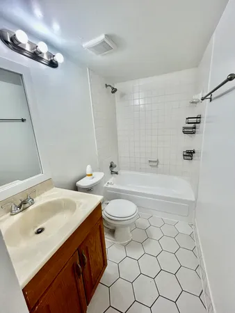 $1,800 | 4314 Northwest 9th Avenue, Unit 42B, Deerfield Beach, FL 33064