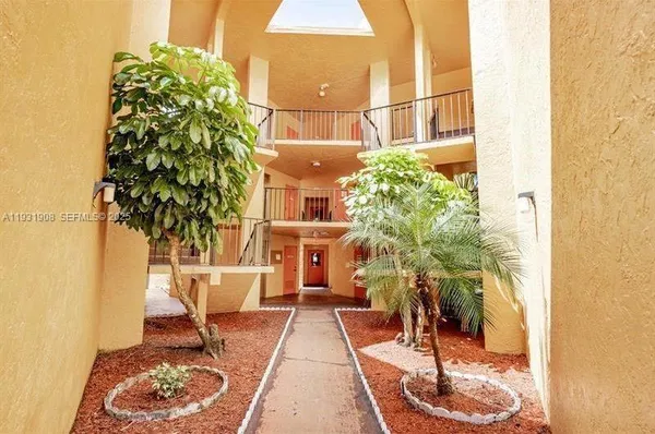 $1,800 | 4314 Northwest 9th Avenue, Unit 42B, Deerfield Beach, FL 33064