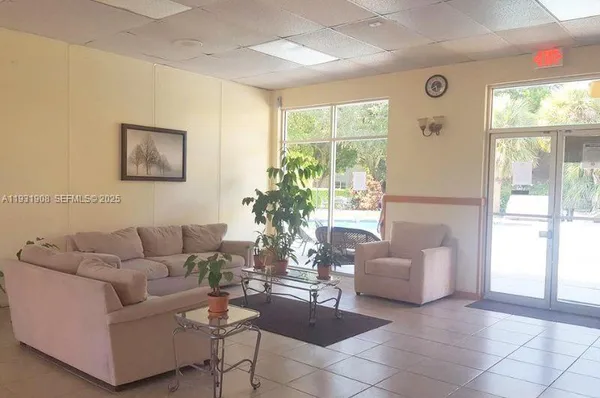 $1,800 | 4314 Northwest 9th Avenue, Unit 42B, Deerfield Beach, FL 33064