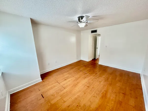 $1,800 | 4314 Northwest 9th Avenue, Unit 42B, Deerfield Beach, FL 33064