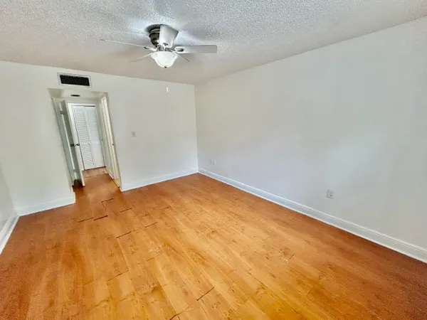 $1,800 | 4314 Northwest 9th Avenue, Unit 42B, Deerfield Beach, FL 33064