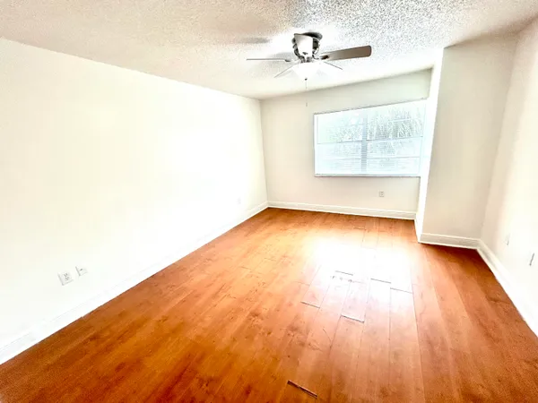 $1,800 | 4314 Northwest 9th Avenue, Unit 42B, Deerfield Beach, FL 33064
