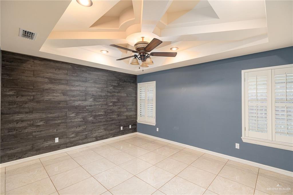 2112 Kilgore Avenue McAllen, TX 78504 - Photo 4 of 19 a view of a workspace with windows