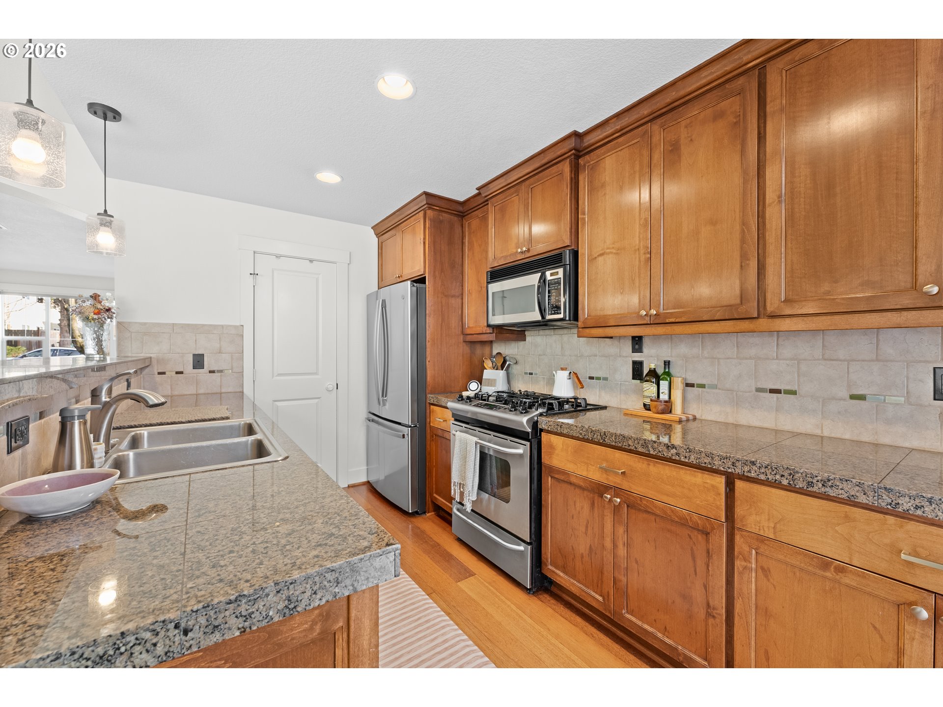 2825 Southeast 16th Avenue Portland, OR 97202 - Photo 13 of 33 Kitchen